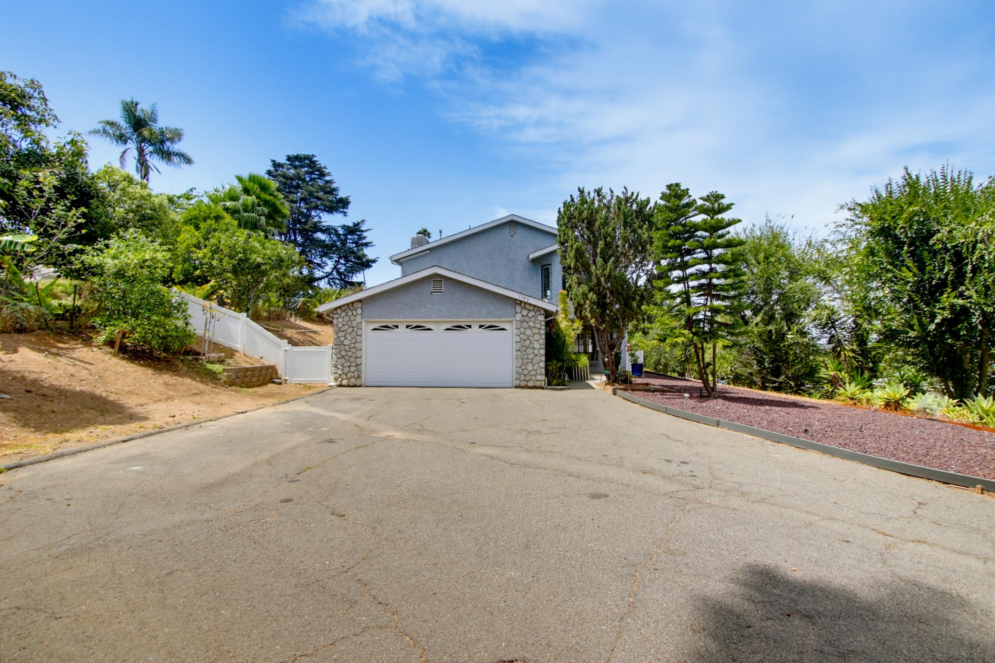 Virtual tour photo 3 of 62 for 1193 Phillips St