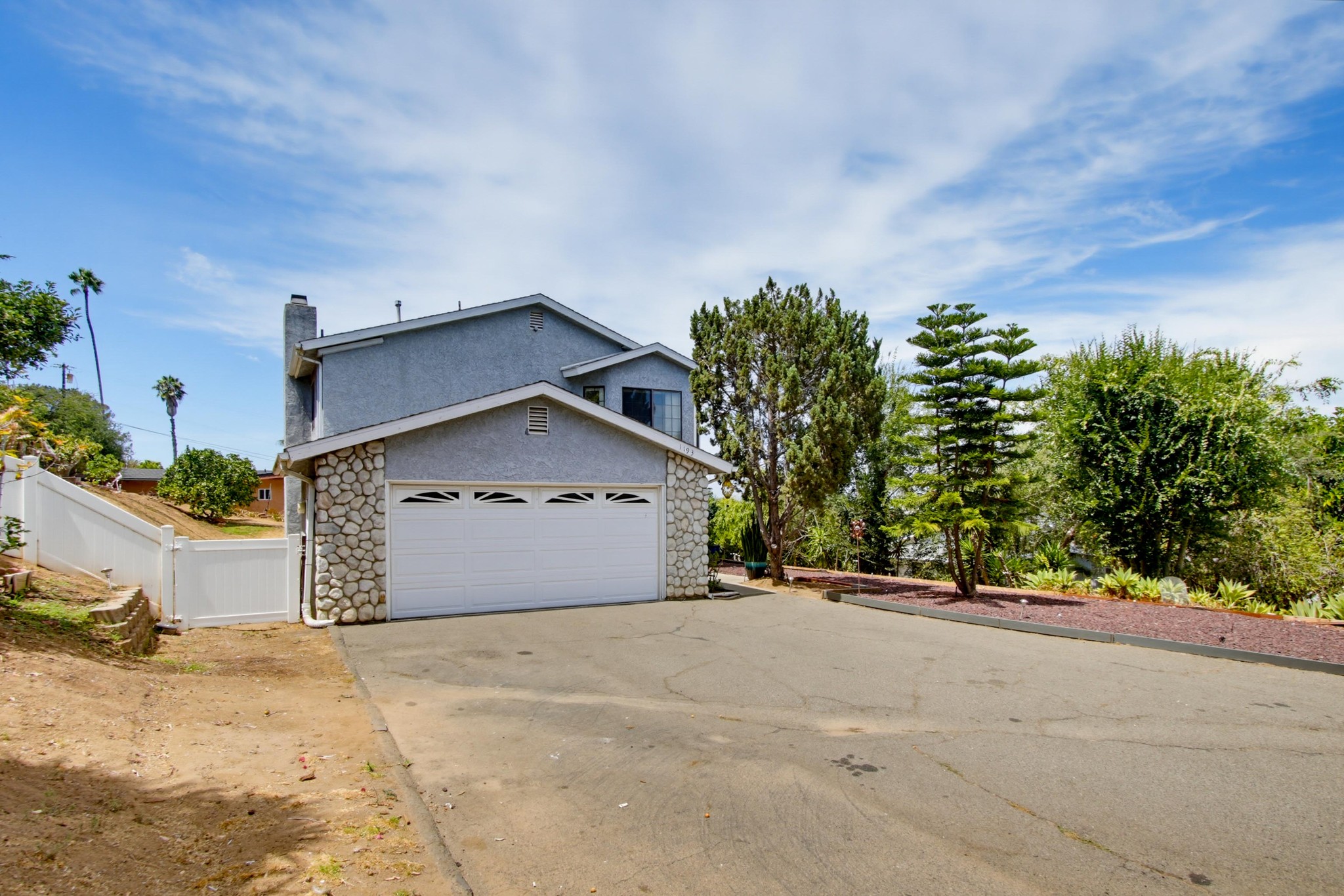 Virtual tour photo 4 of 62 for 1193 Phillips St