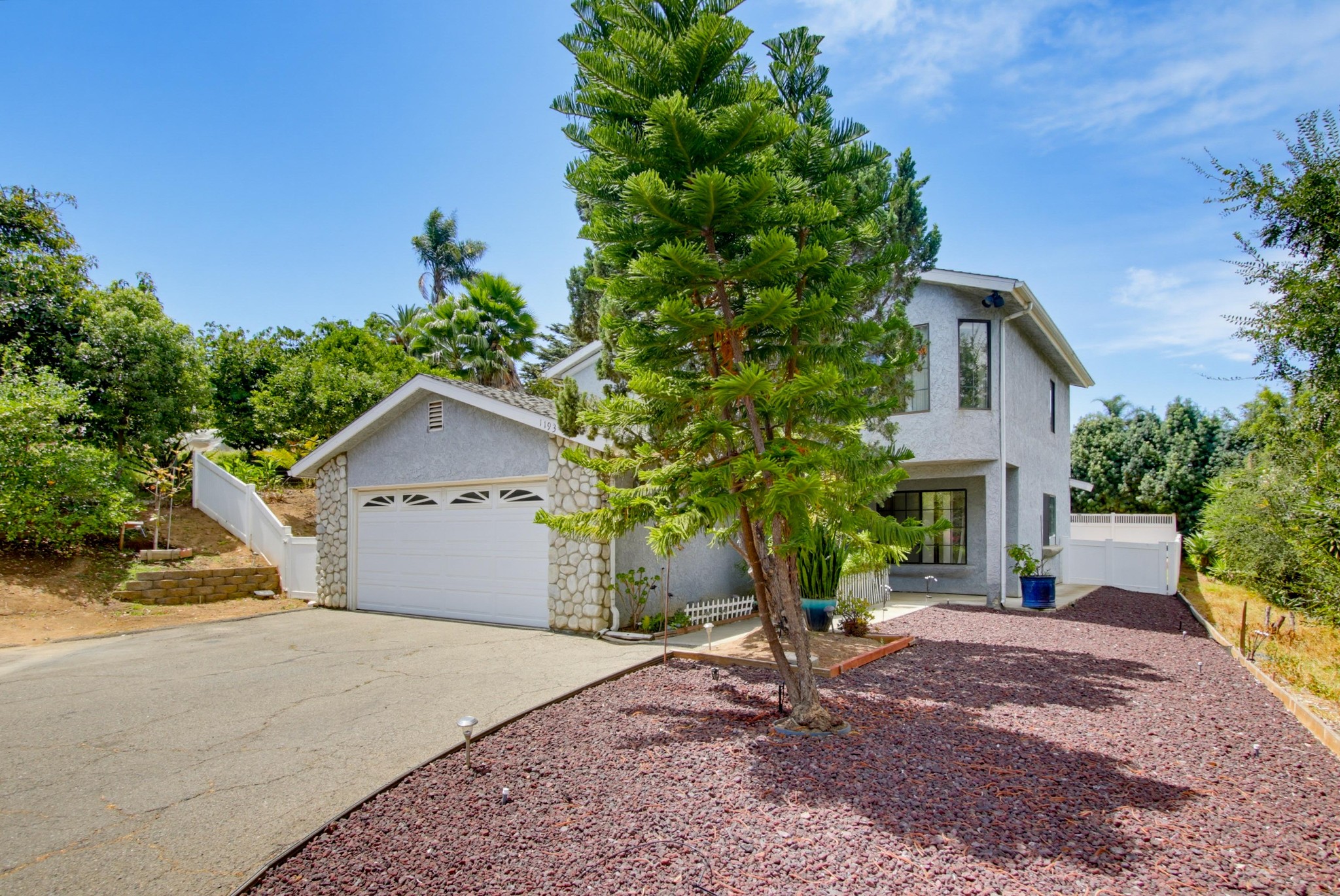 Virtual tour photo 6 of 62 for 1193 Phillips St