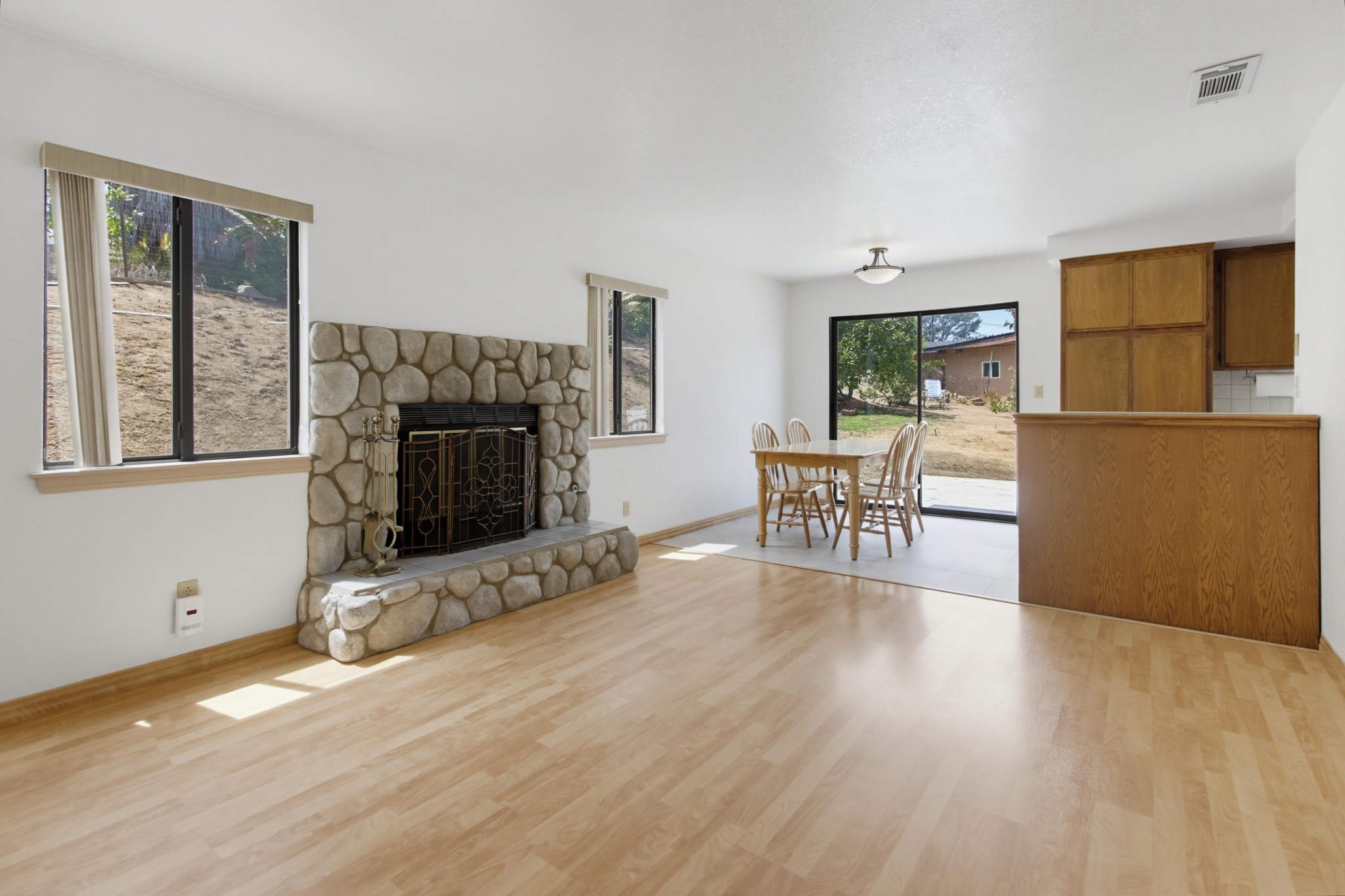 Virtual tour photo 21 of 62 for 1193 Phillips St