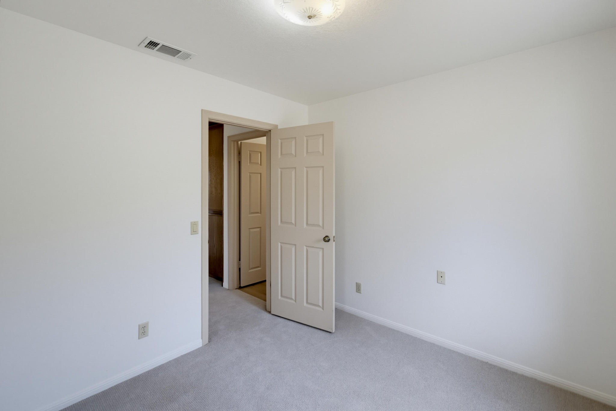 Virtual tour photo 32 of 62 for 1193 Phillips St