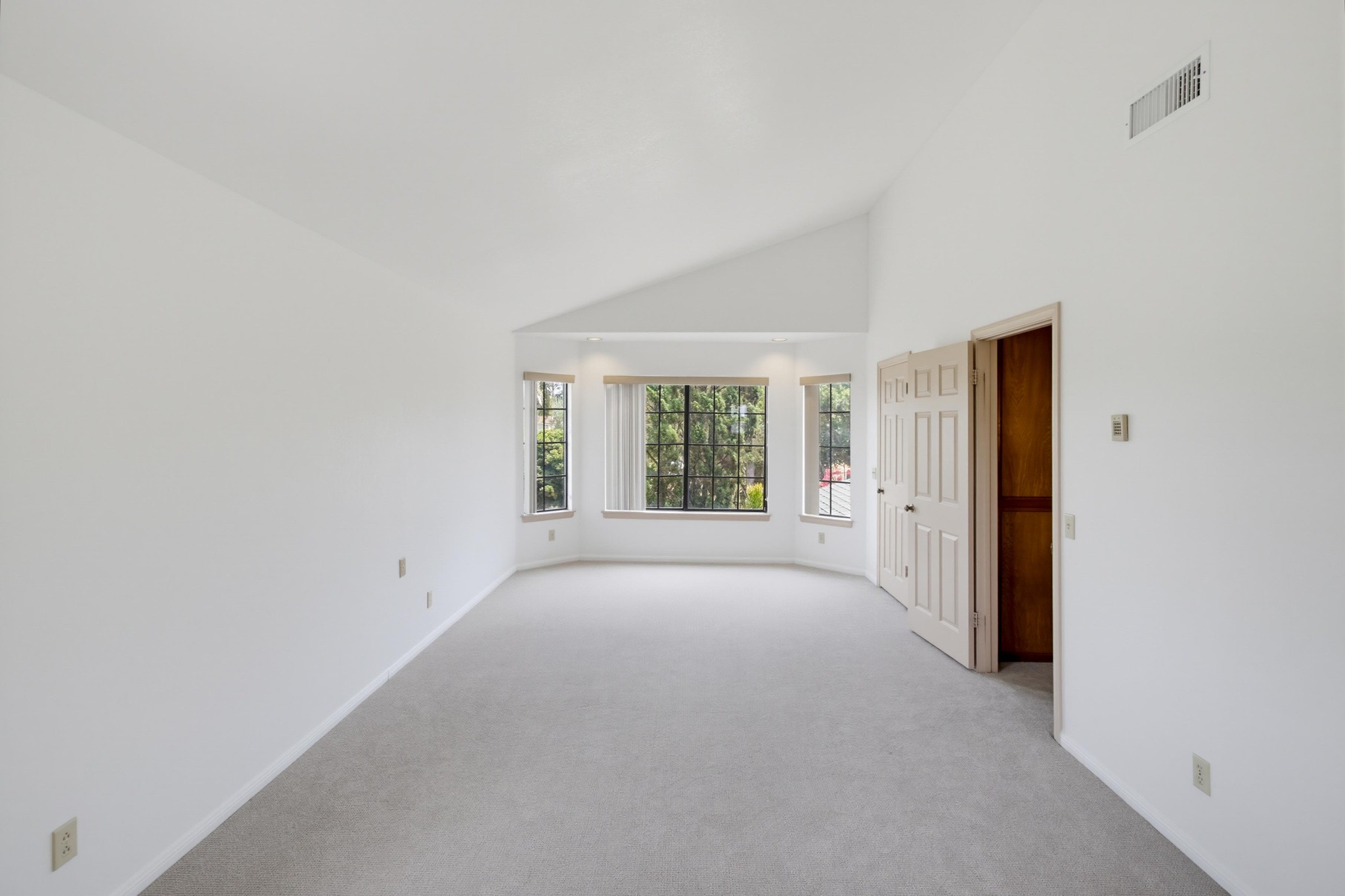 Virtual tour photo 35 of 62 for 1193 Phillips St