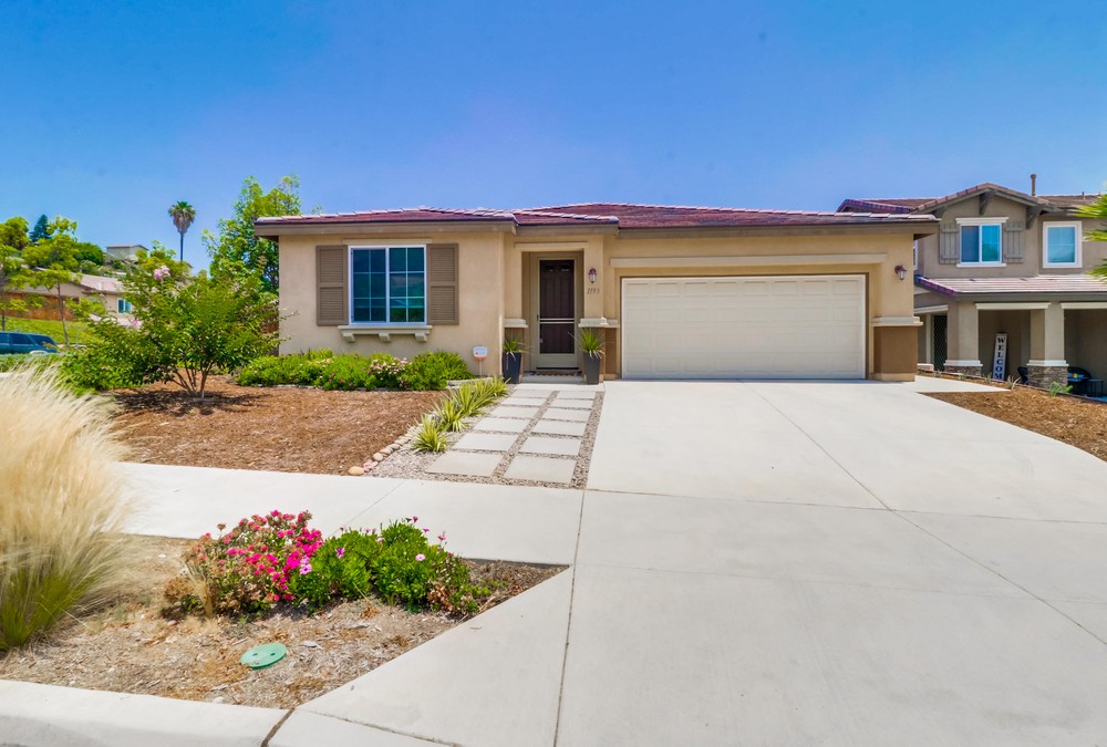 Virtual tour photo 1 of 46 for 1193 Tangelos Pl