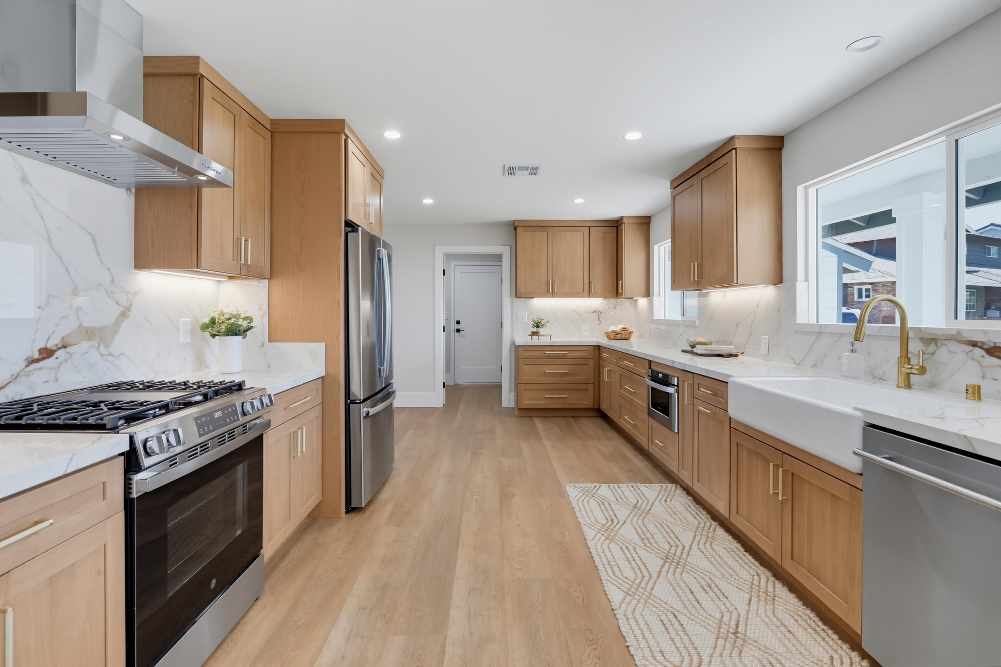 Virtual tour photo 9 of 40 for 1195 N Lincoln St