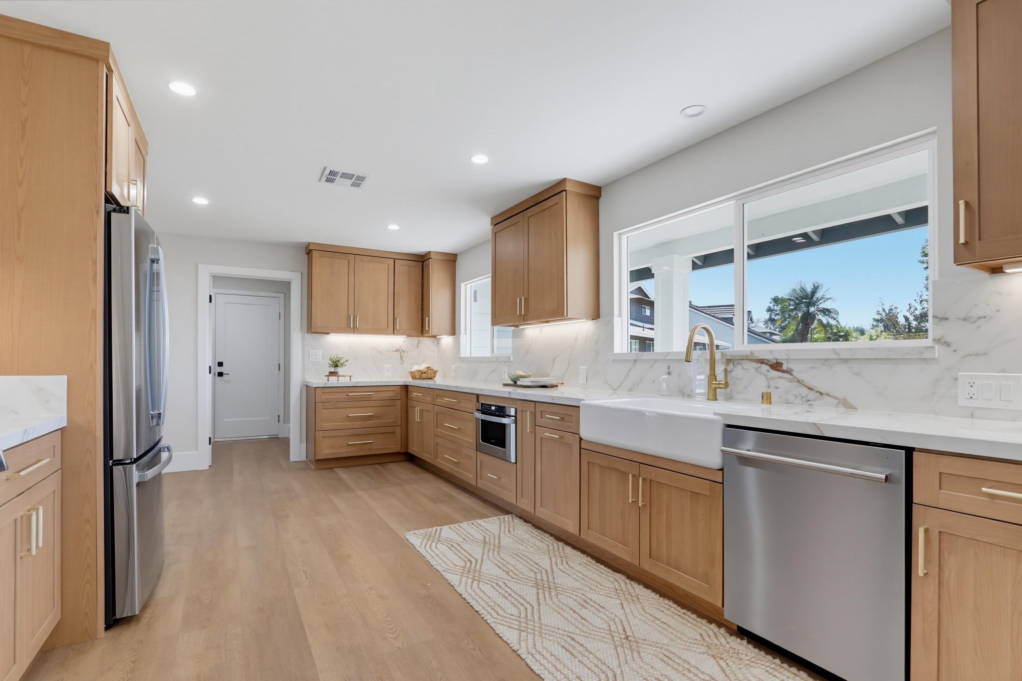 Virtual tour photo 10 of 40 for 1195 N Lincoln St