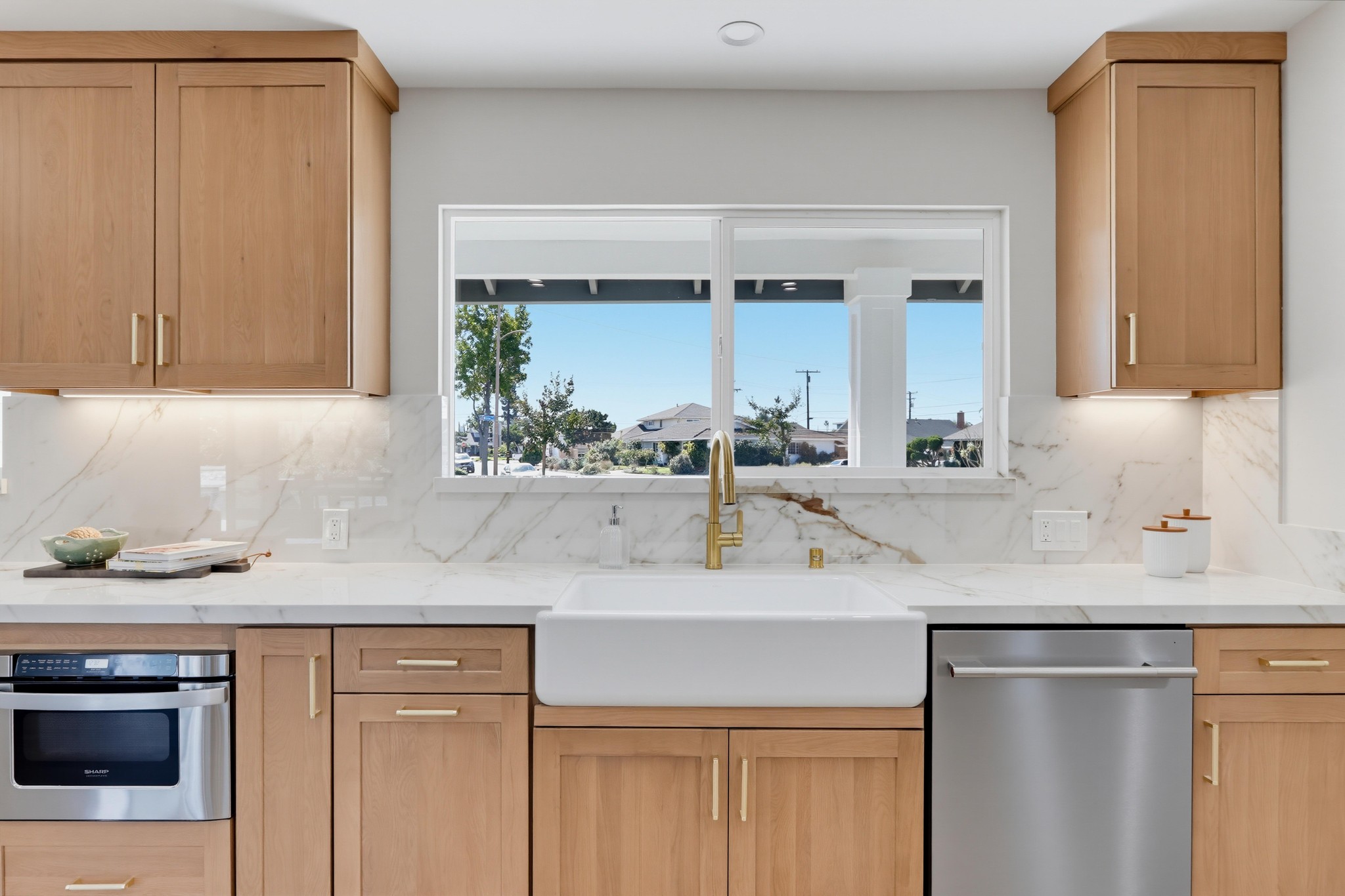 Virtual tour photo 14 of 40 for 1195 N Lincoln St