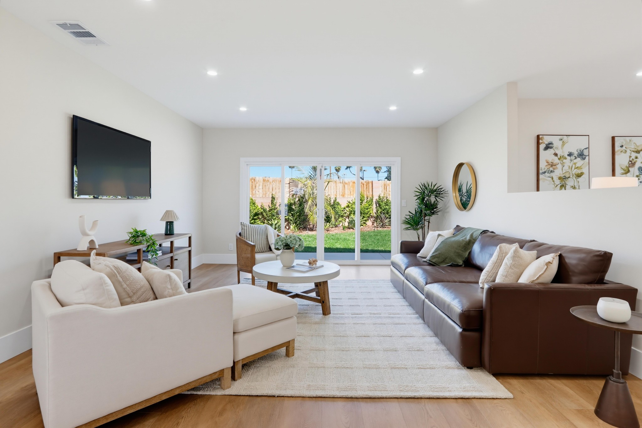 Virtual tour photo 15 of 40 for 1195 N Lincoln St