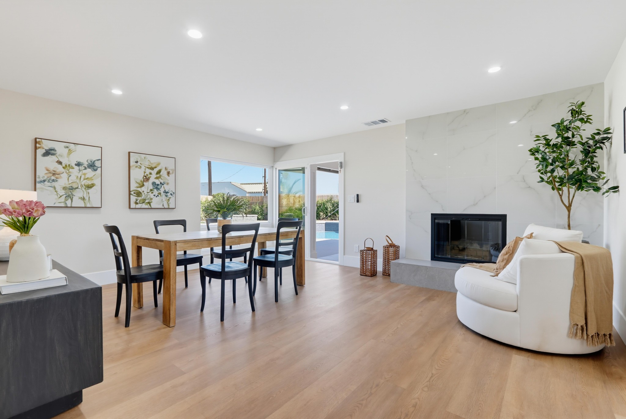 Virtual tour photo 17 of 40 for 1195 N Lincoln St