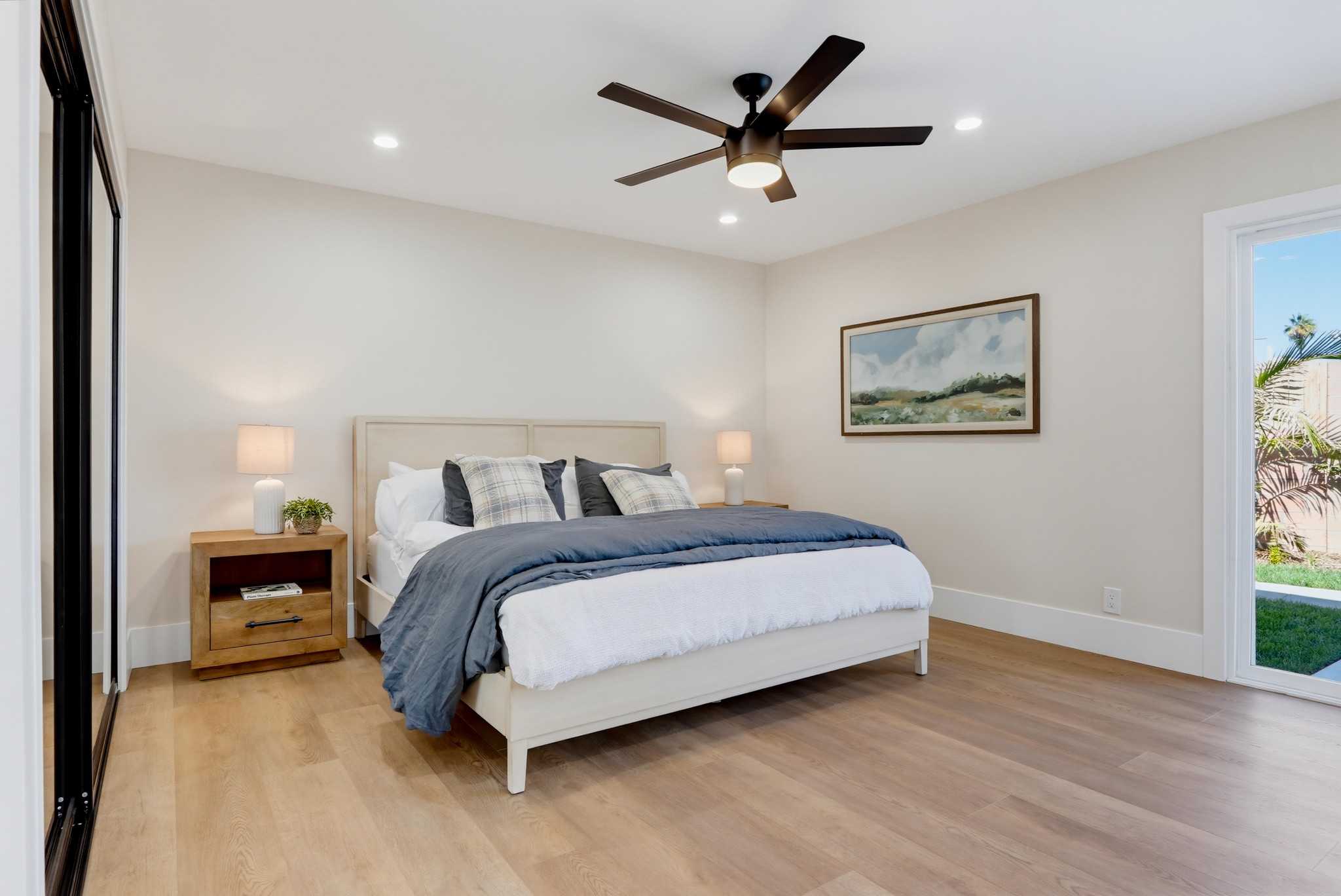 Virtual tour photo 20 of 40 for 1195 N Lincoln St