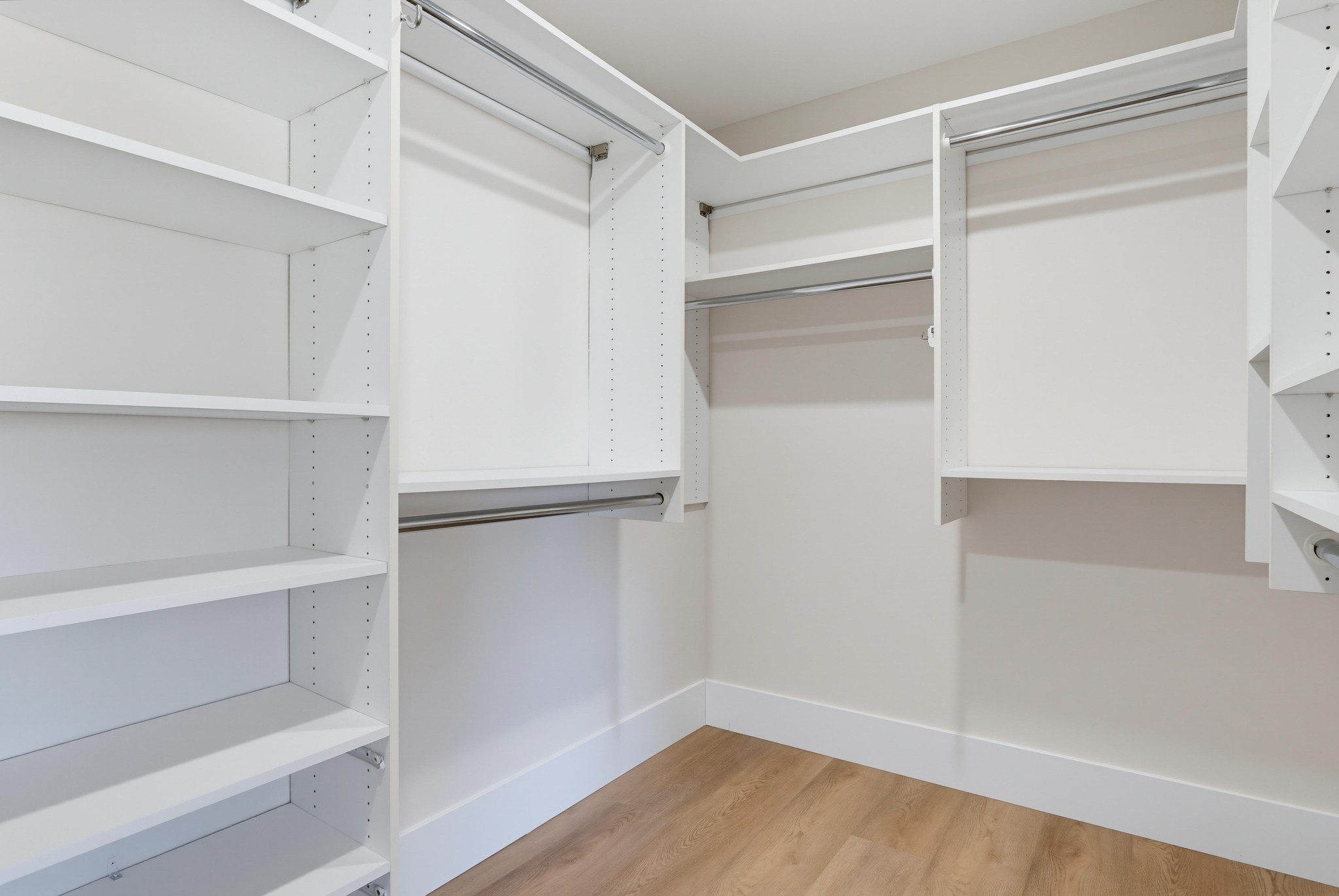 Virtual tour photo 27 of 40 for 1195 N Lincoln St