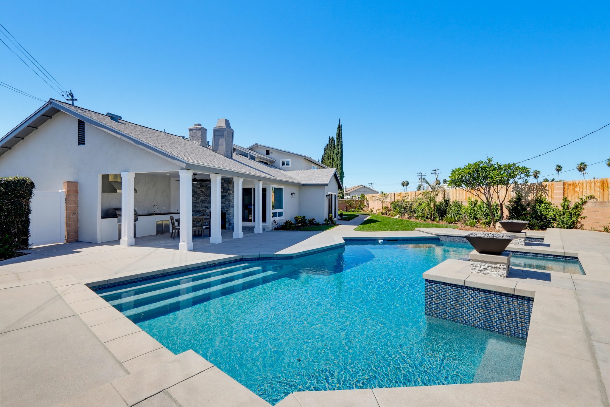 Virtual tour photo 35 of 40 for 1195 N Lincoln St