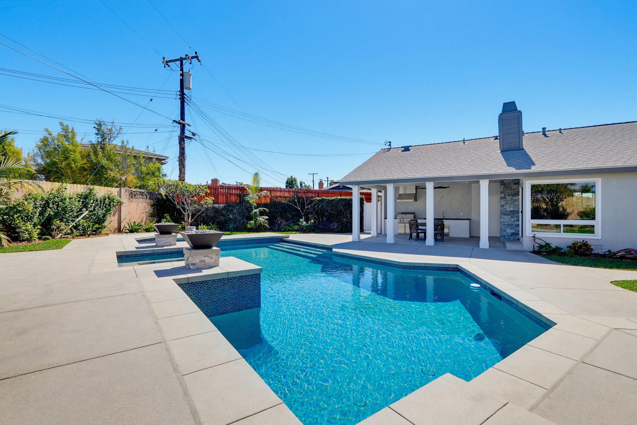 Virtual tour photo 38 of 40 for 1195 N Lincoln St