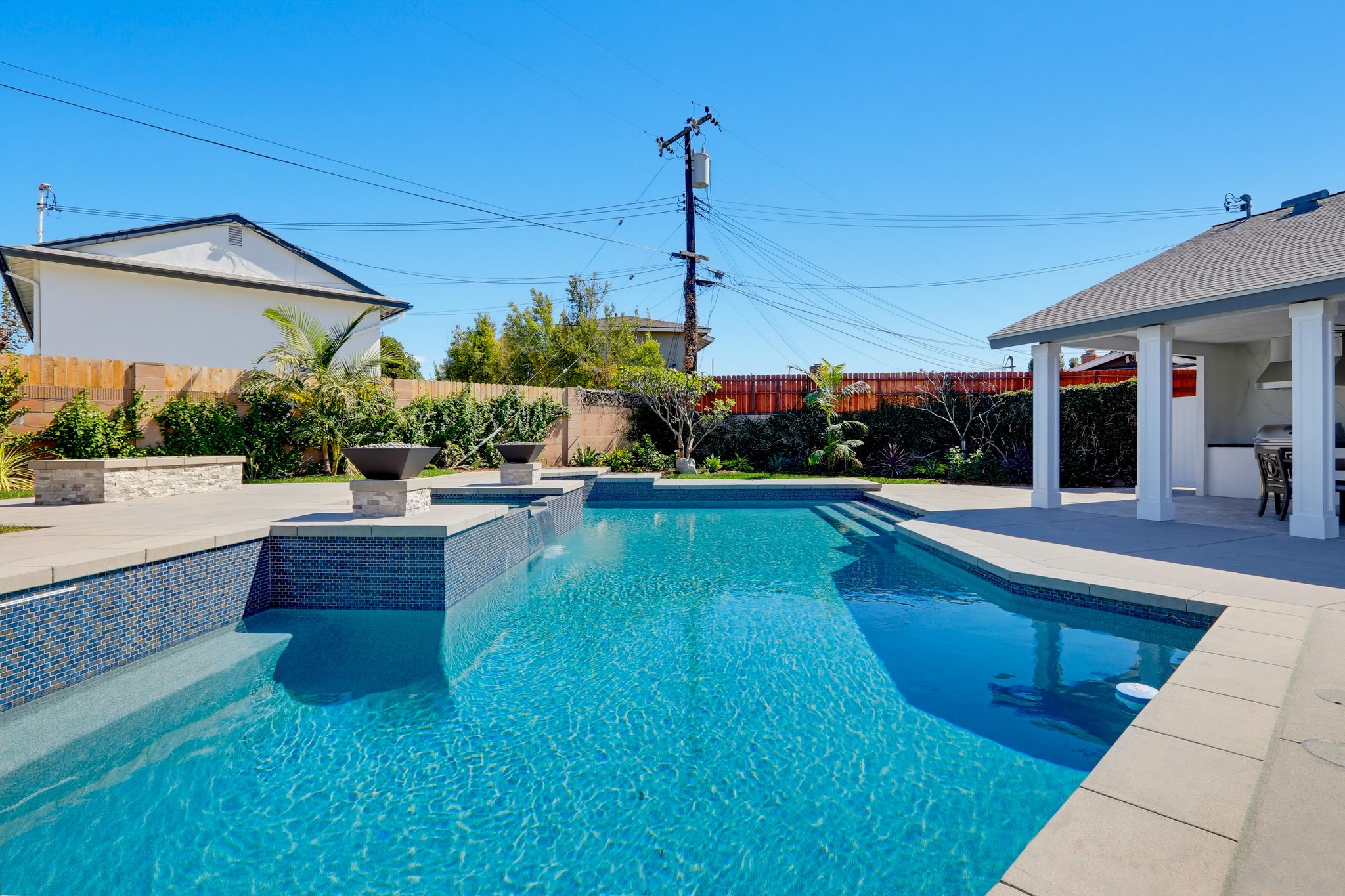 Virtual tour photo 40 of 40 for 1195 N Lincoln St
