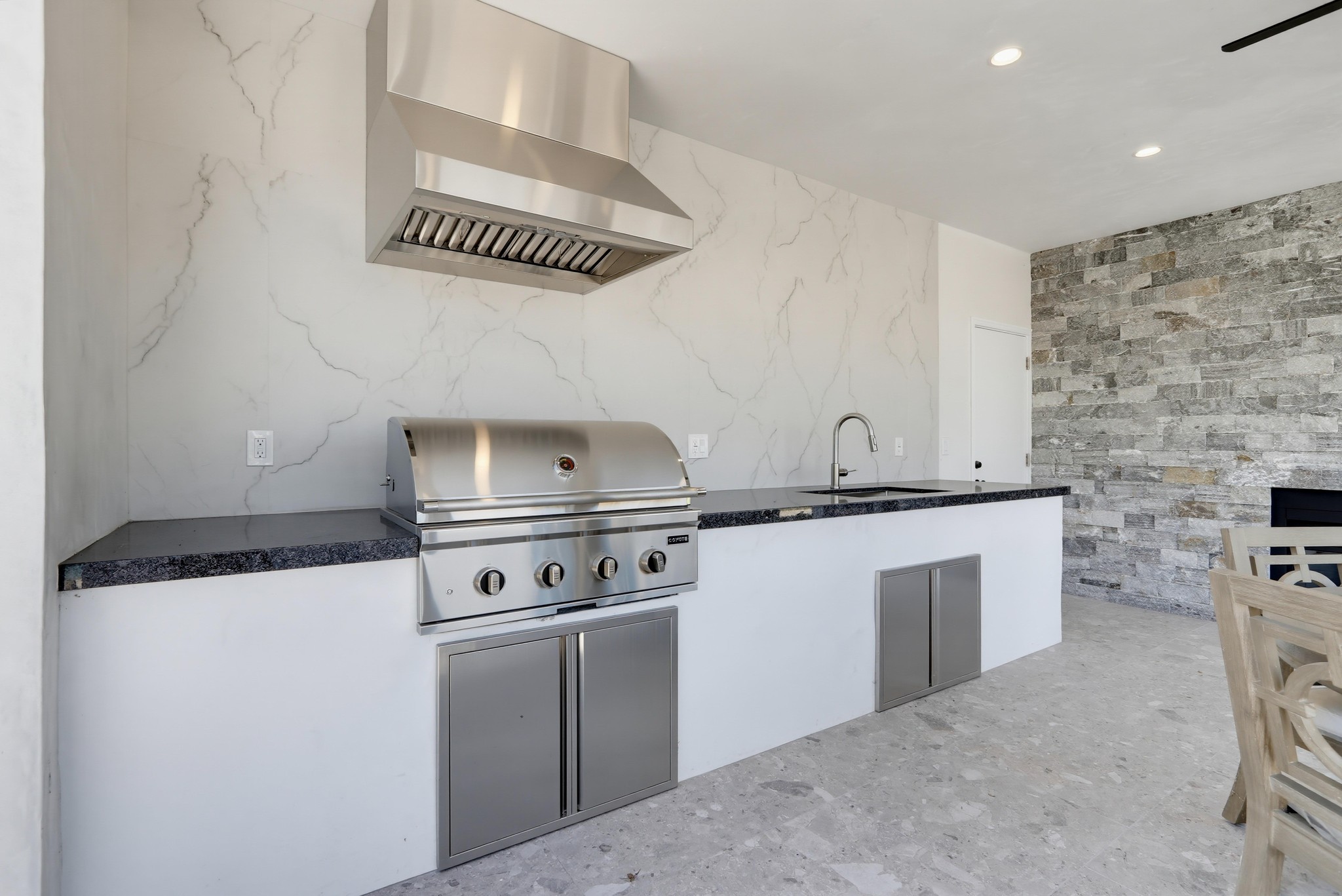 Virtual tour photo 33 of 40 for 1195 N Lincoln St