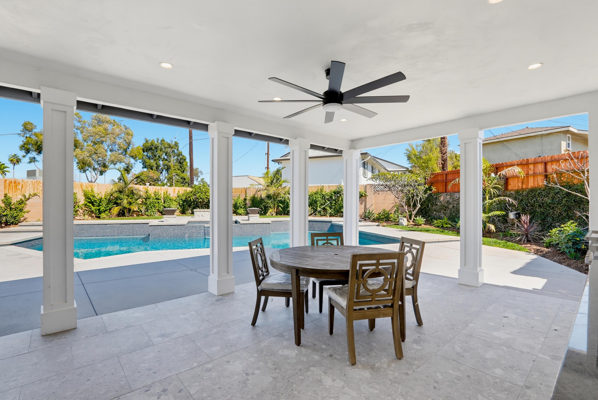 Virtual tour photo 6 of 40 for 1195 N Lincoln St