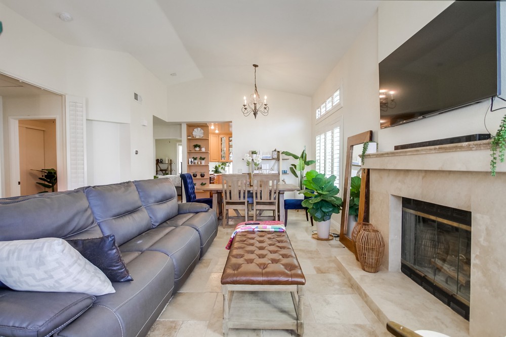 Virtual tour photo 10 of 52 for 11971 Caminito Ryone