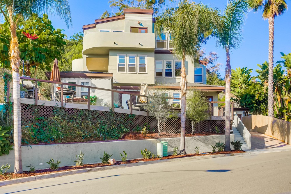 Virtual tour photo 4 of 56 for 1198 Van Nuys St