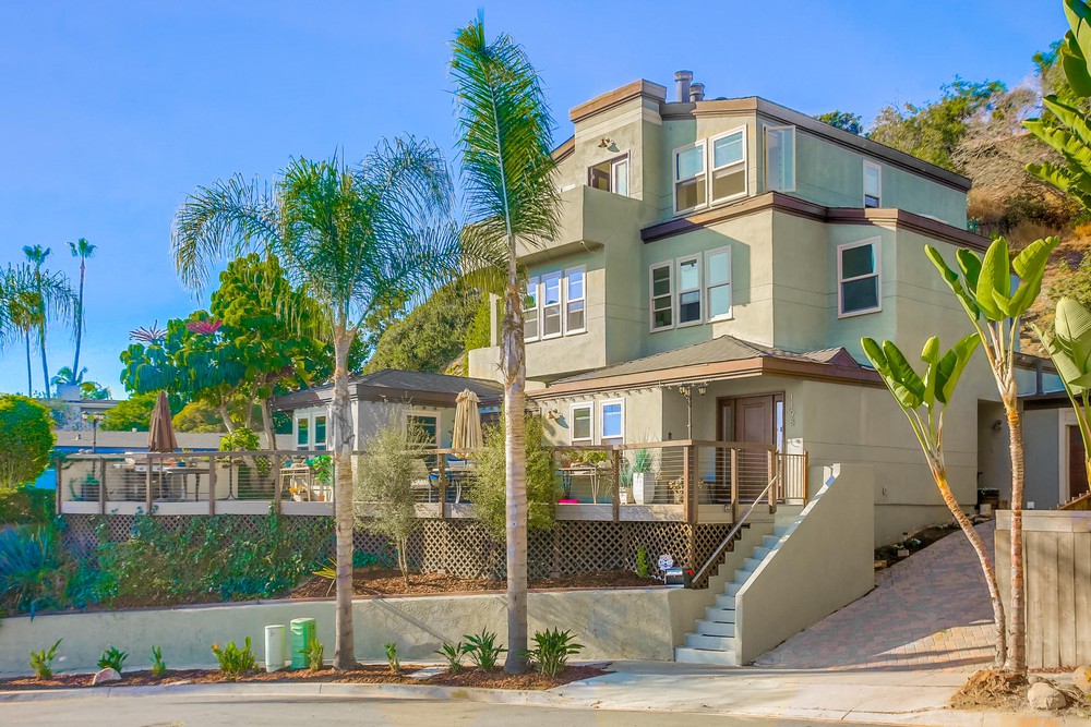 Virtual tour photo 6 of 56 for 1198 Van Nuys St