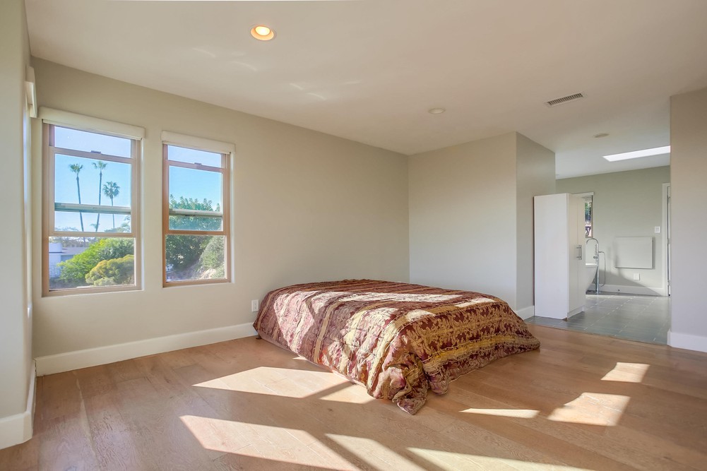 Virtual tour photo 29 of 56 for 1198 Van Nuys St