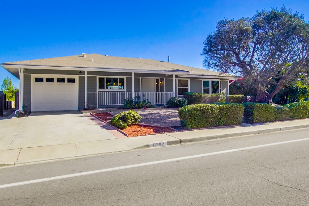 Virtual tour photo 4 of 50 for 11982 Lomica Dr