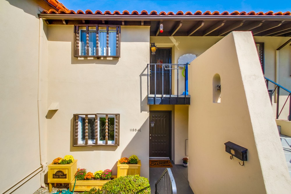 Virtual tour photo 5 of 43 for 11984 Rancho Bernardo Rd E