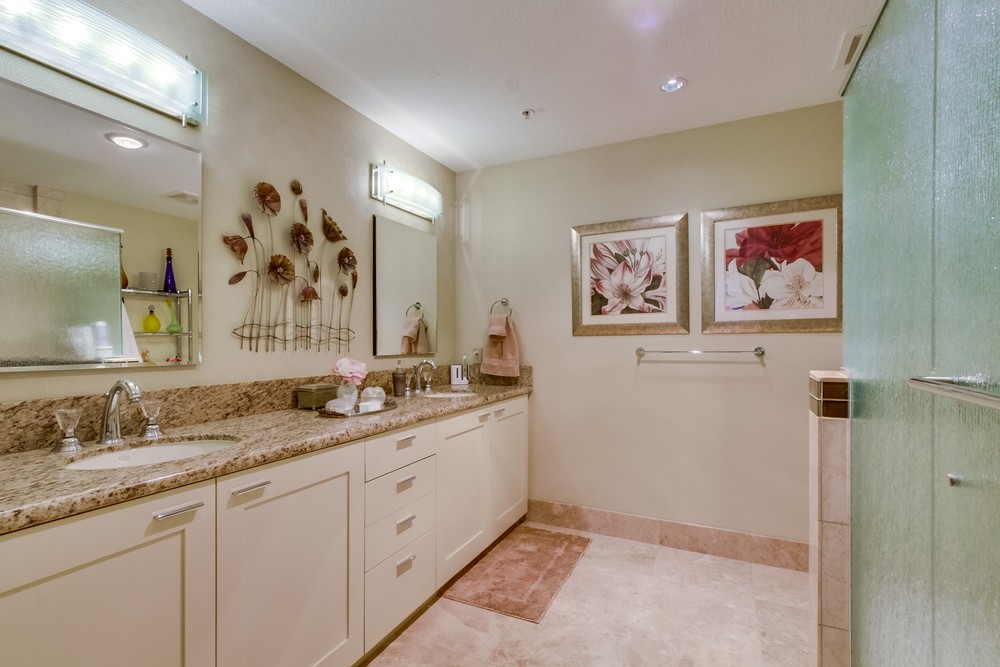 Virtual tour photo 25 of 39 for 1199 Pacific Hwy #1506