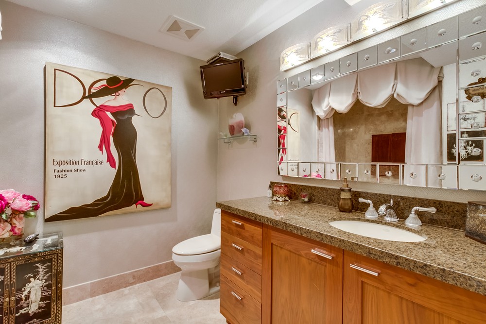 Virtual tour photo 28 of 39 for 1199 Pacific Hwy #1506