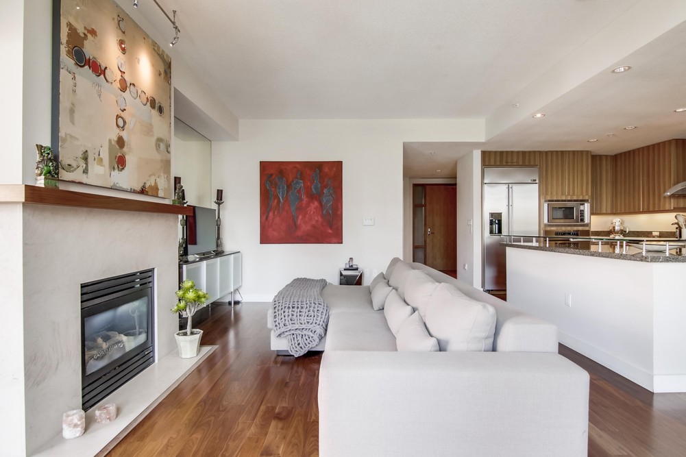 Virtual tour photo 13 of 53 for 1199 Pacific Hwy