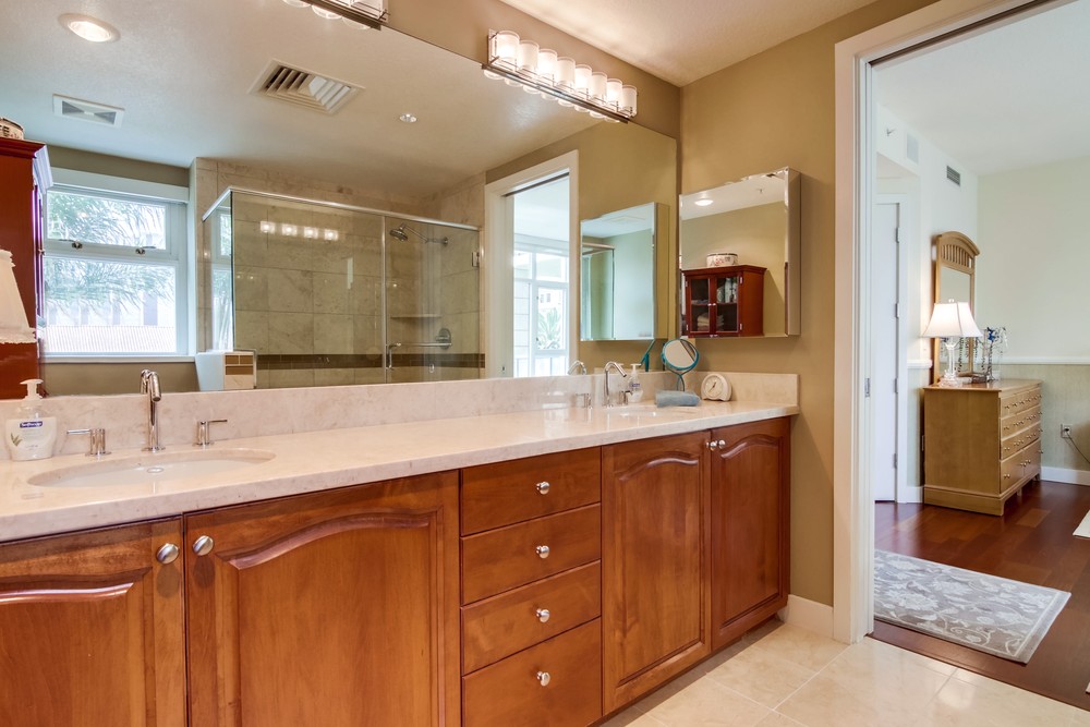 Virtual tour photo 50 of 54 for 1199 Pacific Hwy #404