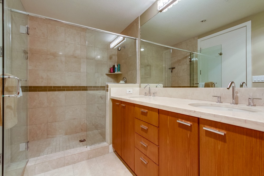 Virtual tour photo 24 of 51 for 1199 Pacific Hwy #705