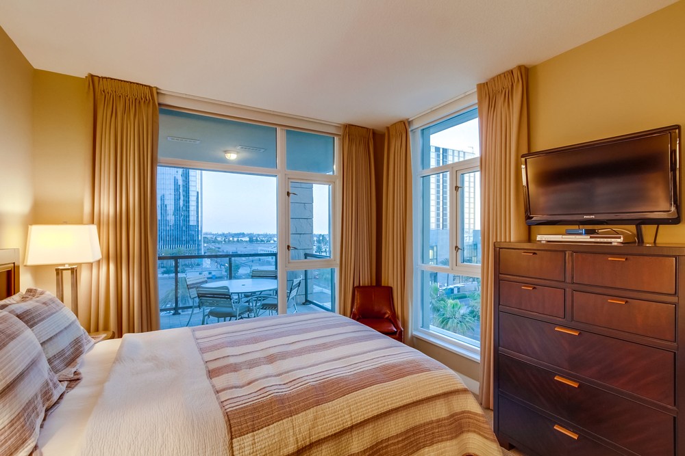 Virtual tour photo 25 of 51 for 1199 Pacific Hwy #705