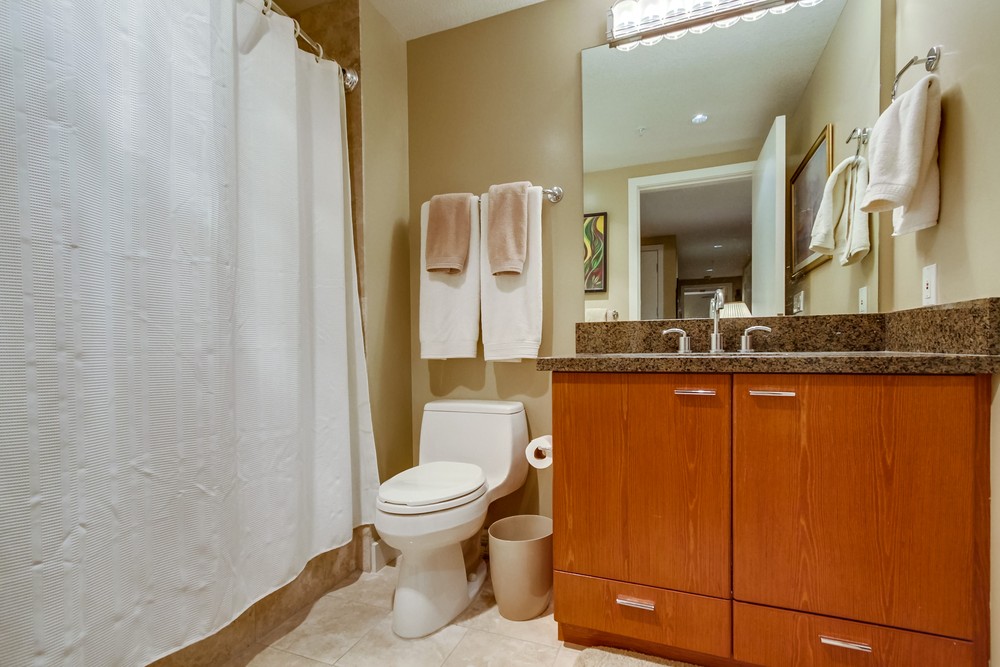 Virtual tour photo 27 of 51 for 1199 Pacific Hwy #705