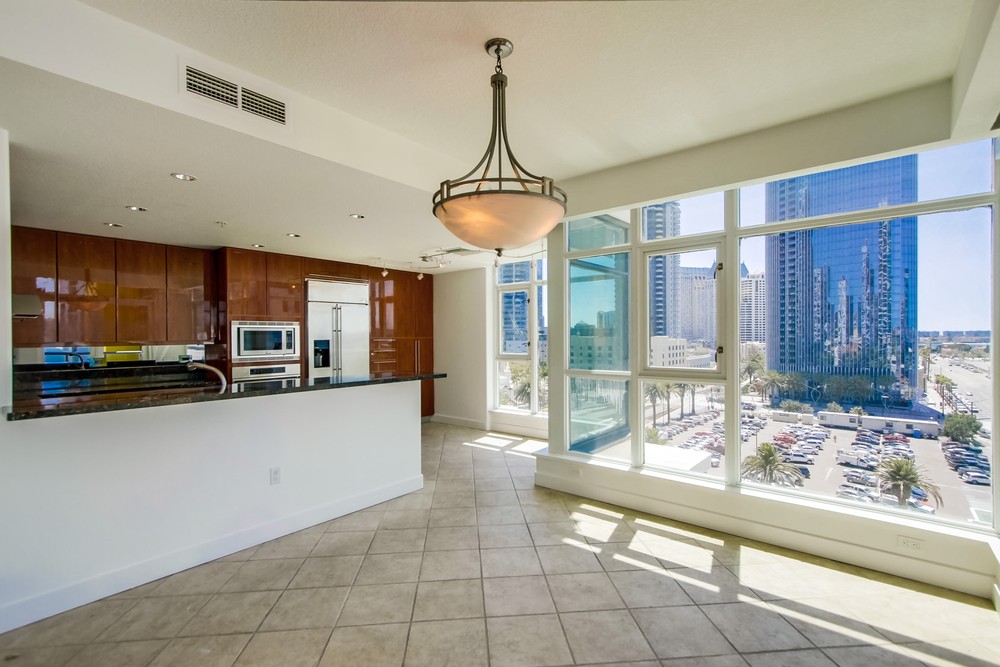 Virtual tour photo 25 of 80 for 1199 Pacific Hwy #906