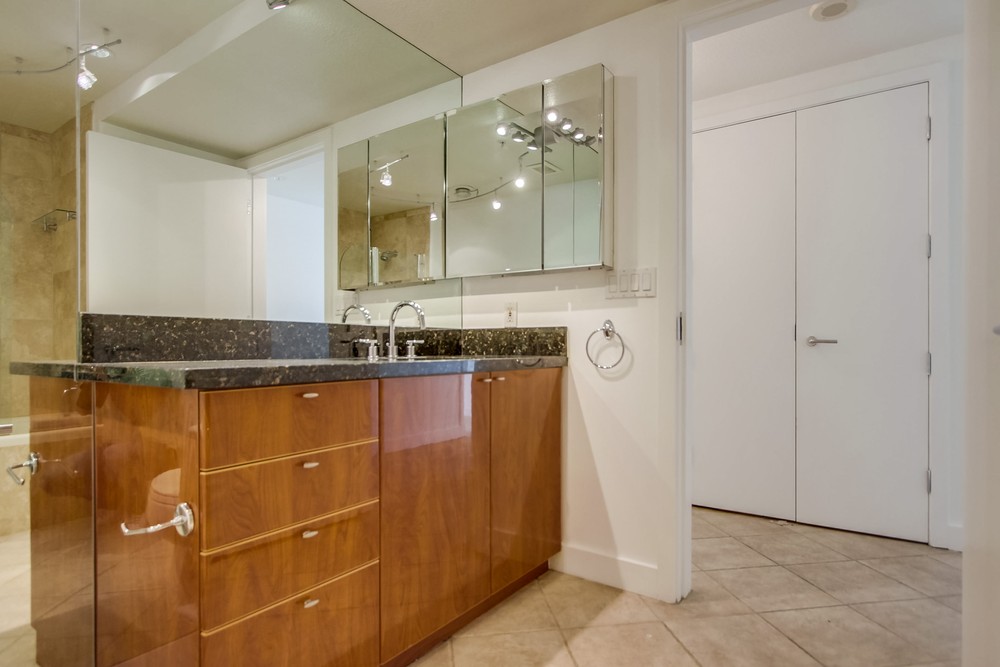Virtual tour photo 34 of 80 for 1199 Pacific Hwy #906