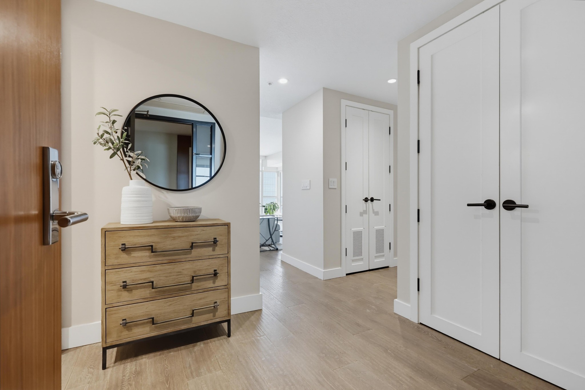 Virtual tour photo 9 of 105 for 1199 Pacific Hwy Unit 1305