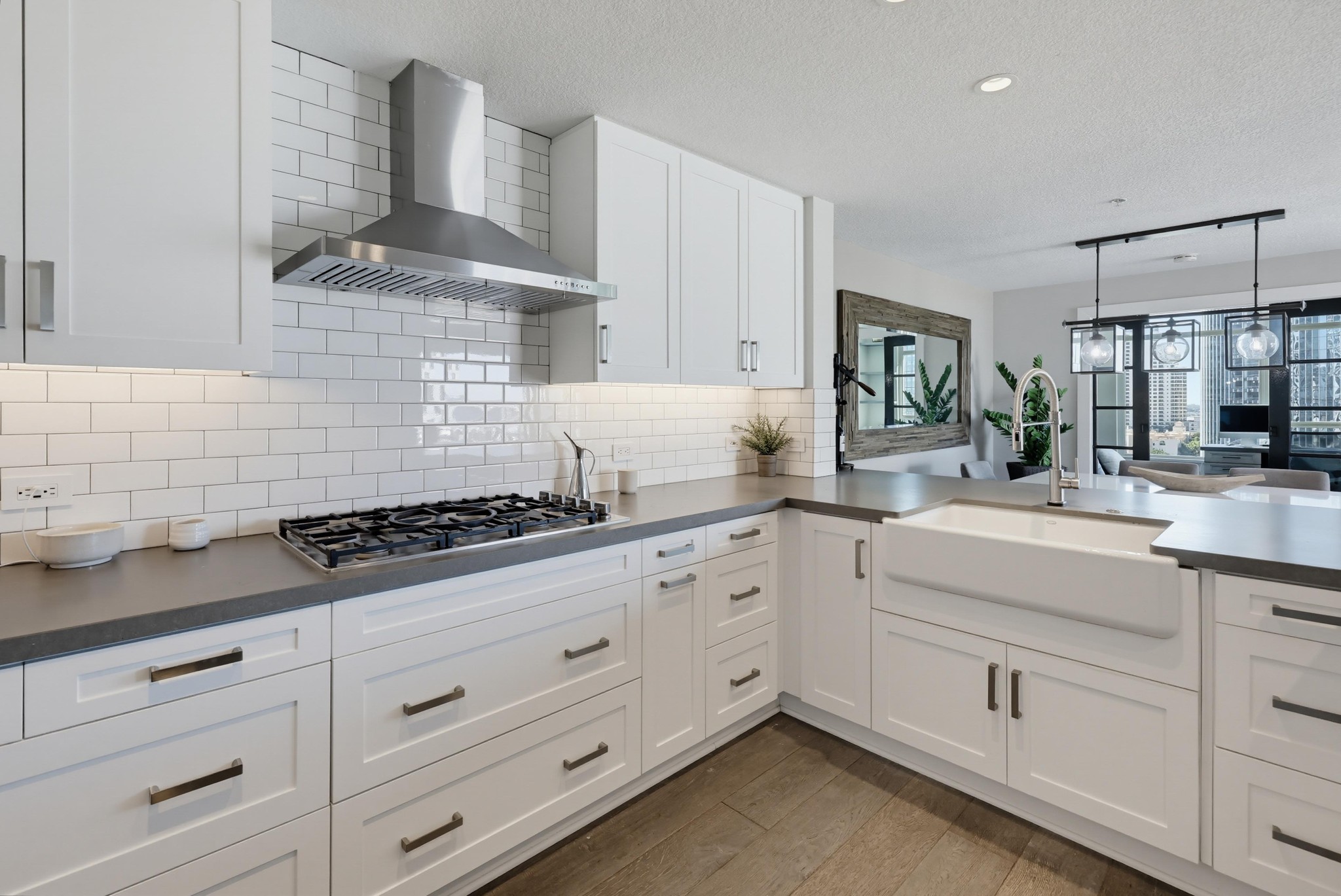 Virtual tour photo 12 of 105 for 1199 Pacific Hwy Unit 1305