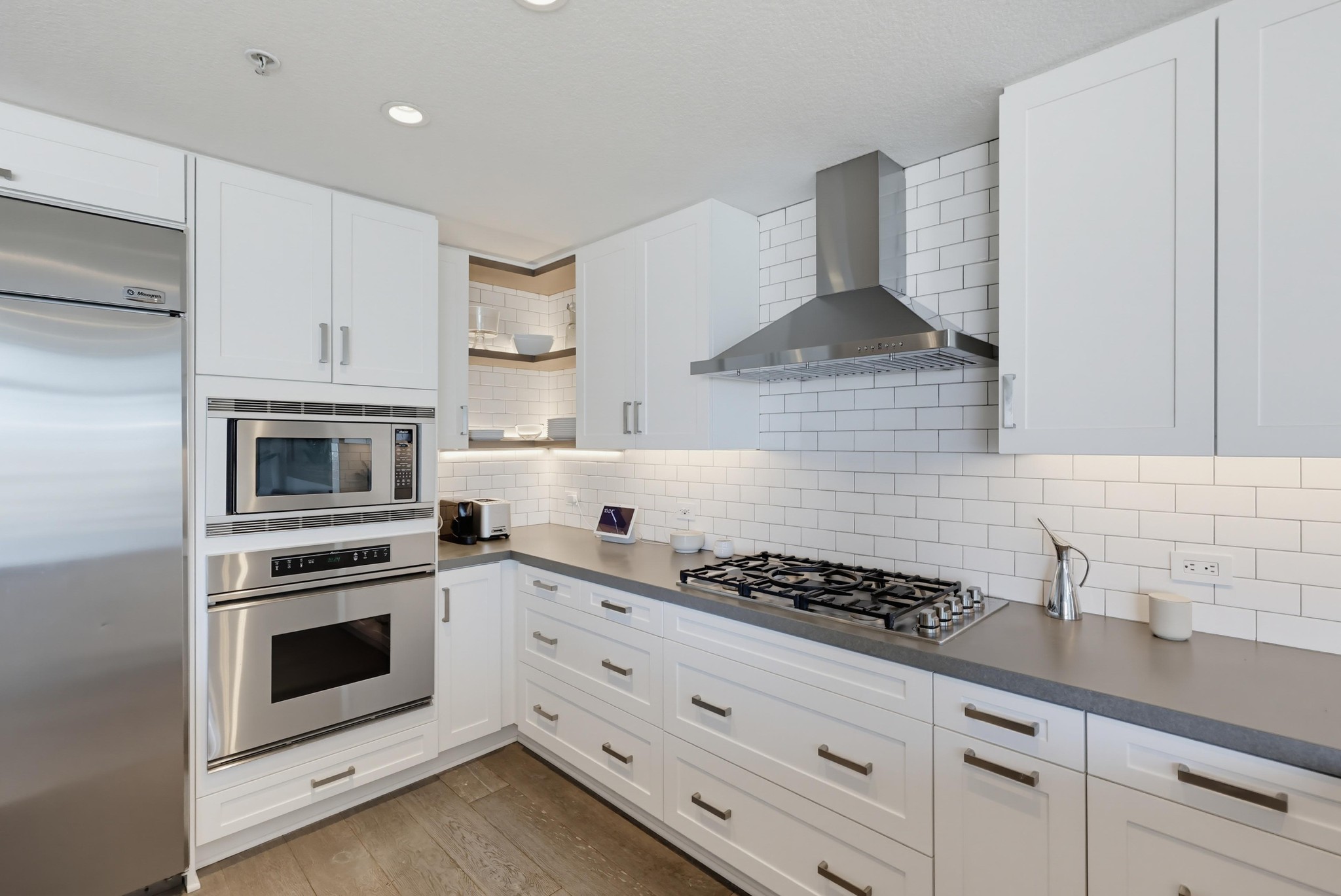 Virtual tour photo 15 of 105 for 1199 Pacific Hwy Unit 1305