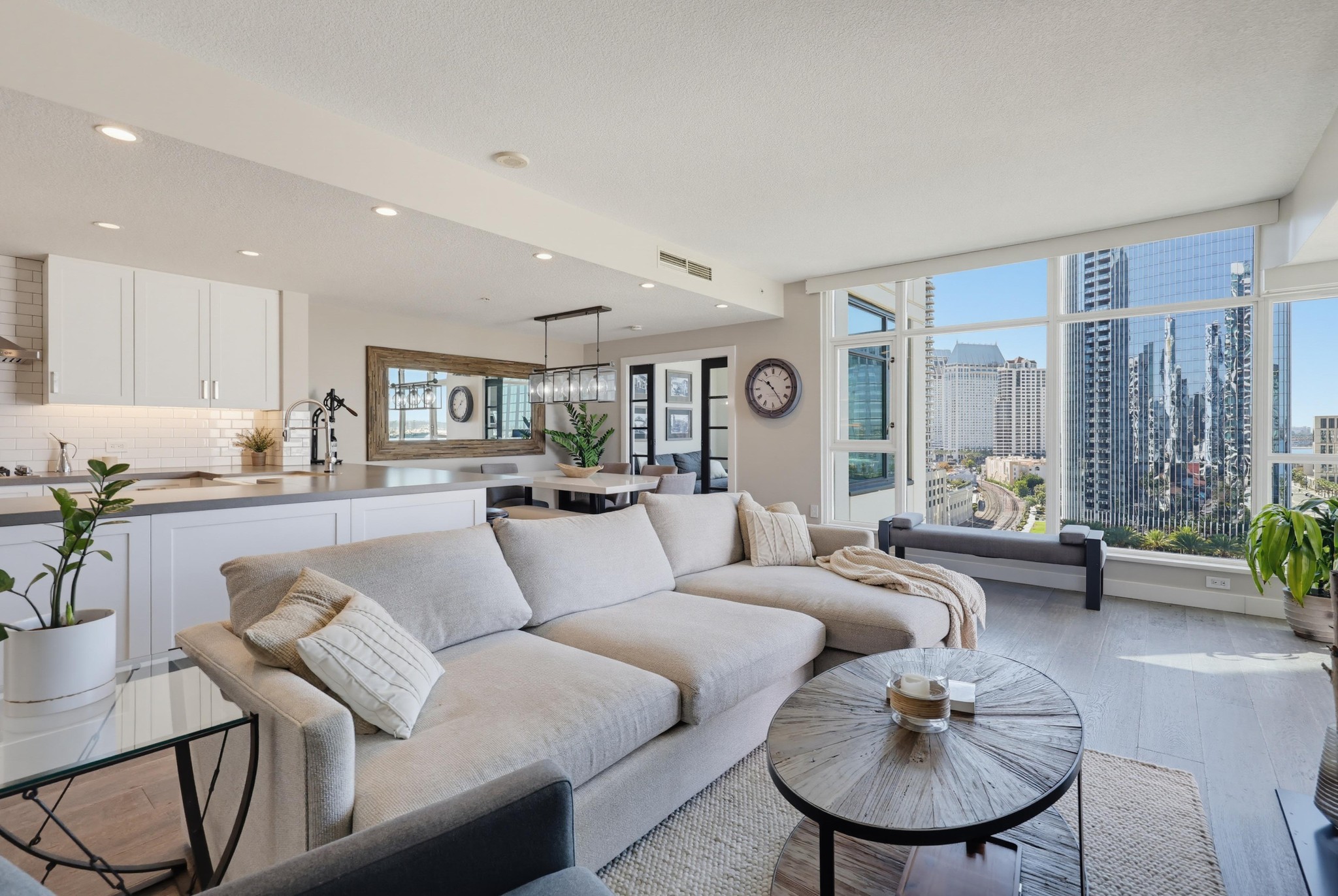 Virtual tour photo 17 of 105 for 1199 Pacific Hwy Unit 1305