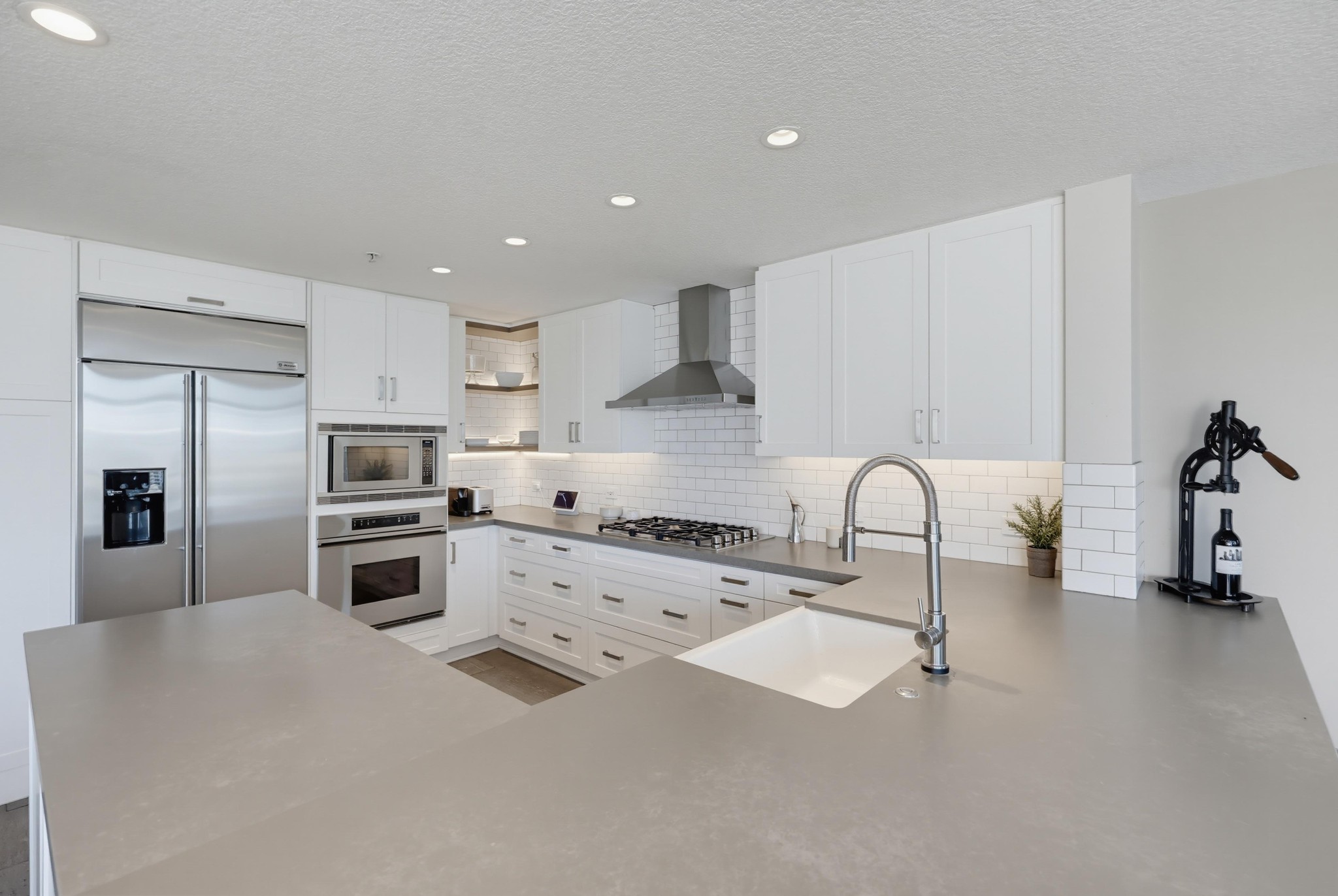 Virtual tour photo 18 of 105 for 1199 Pacific Hwy Unit 1305