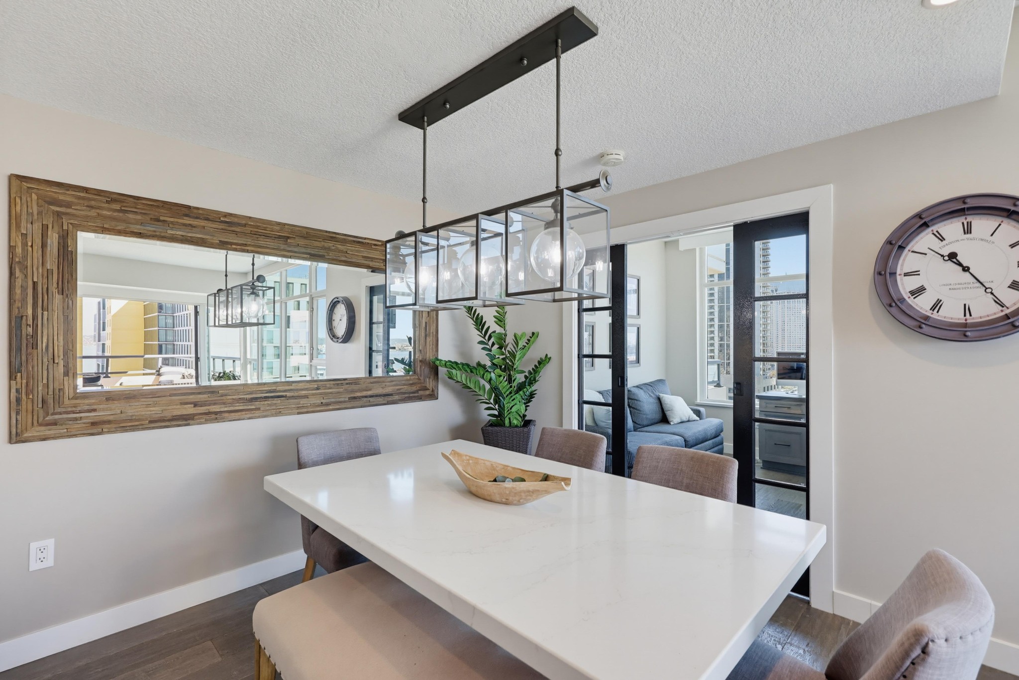 Virtual tour photo 22 of 105 for 1199 Pacific Hwy Unit 1305