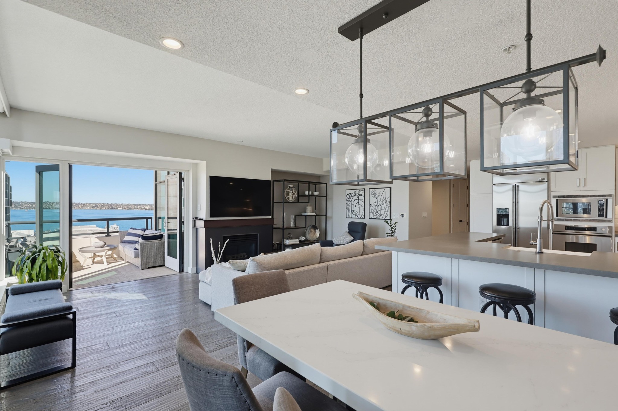 Virtual tour photo 24 of 105 for 1199 Pacific Hwy Unit 1305