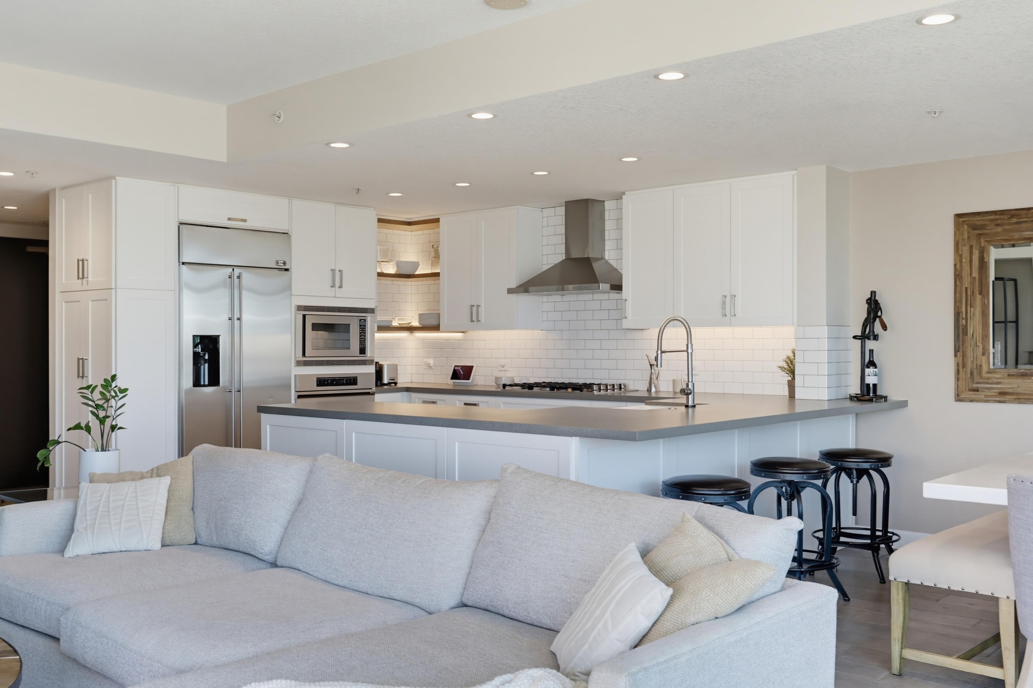 Virtual tour photo 35 of 105 for 1199 Pacific Hwy Unit 1305