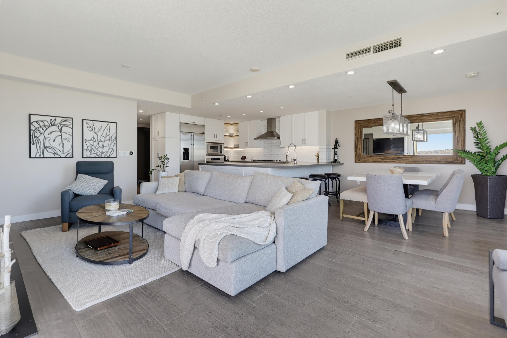 Virtual tour photo 36 of 105 for 1199 Pacific Hwy Unit 1305