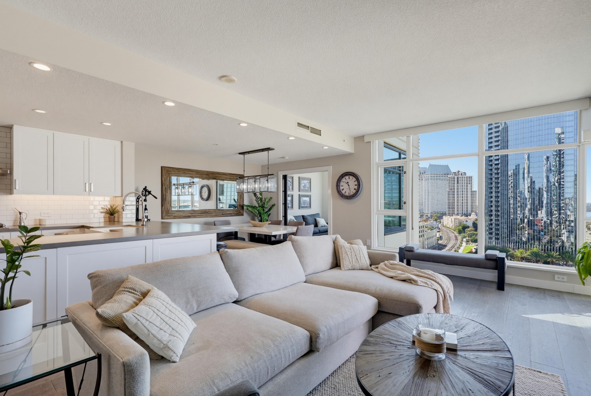 Virtual tour photo 37 of 105 for 1199 Pacific Hwy Unit 1305
