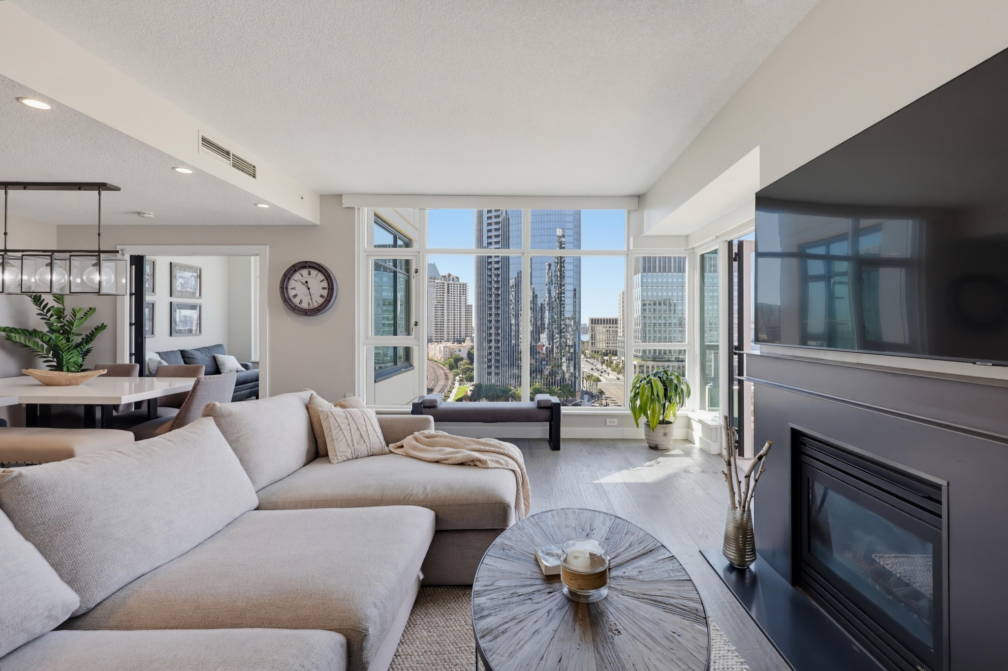 Virtual tour photo 38 of 105 for 1199 Pacific Hwy Unit 1305