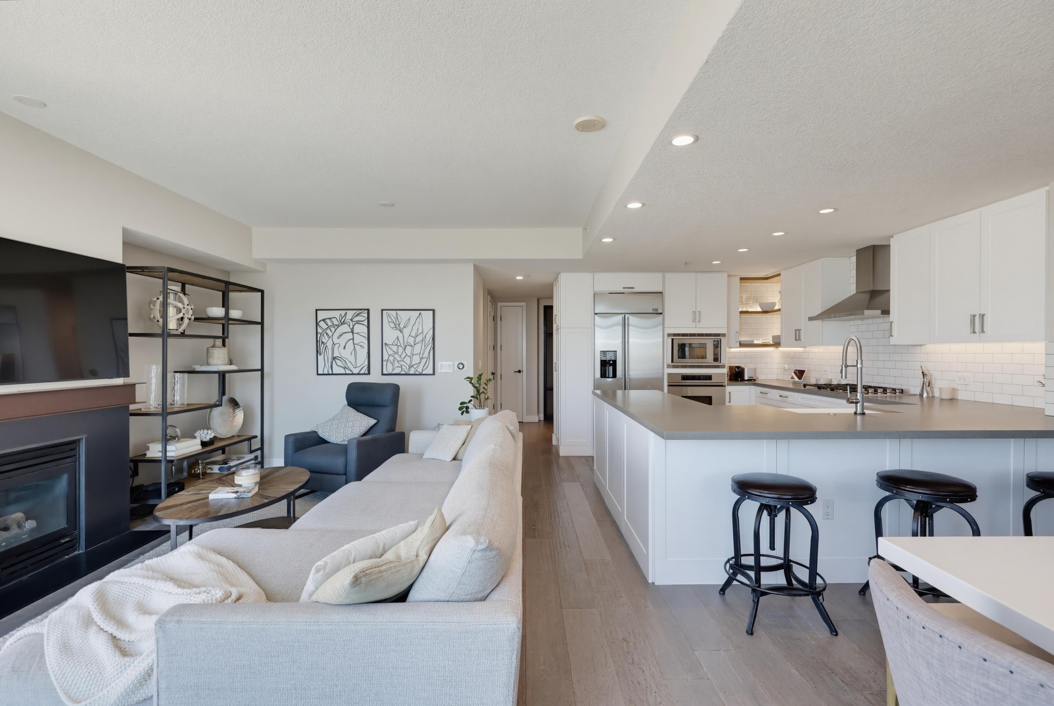 Virtual tour photo 39 of 105 for 1199 Pacific Hwy Unit 1305