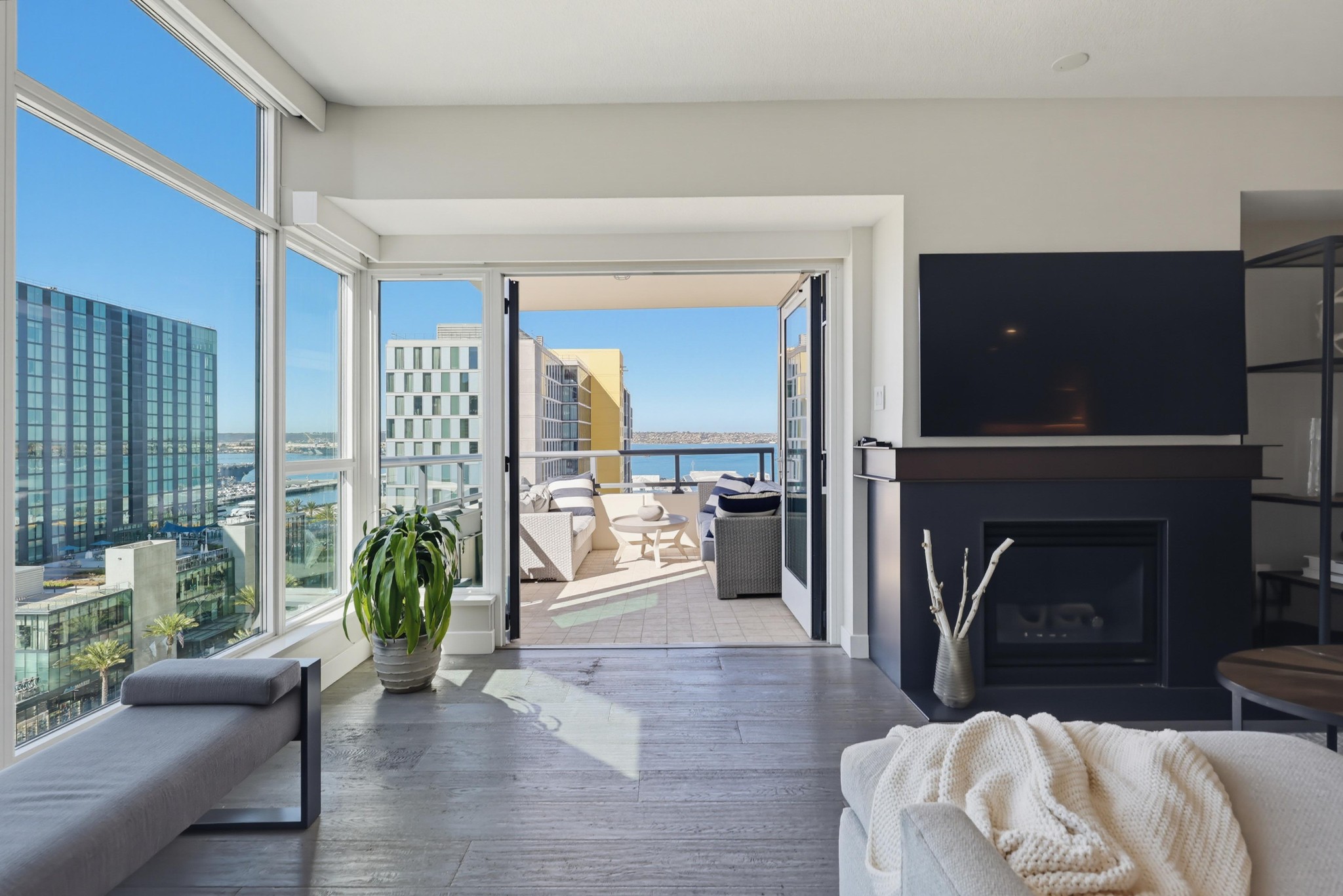 Virtual tour photo 41 of 105 for 1199 Pacific Hwy Unit 1305