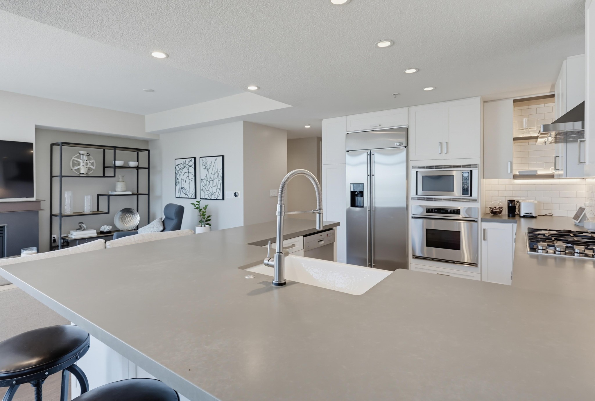 Virtual tour photo 42 of 105 for 1199 Pacific Hwy Unit 1305