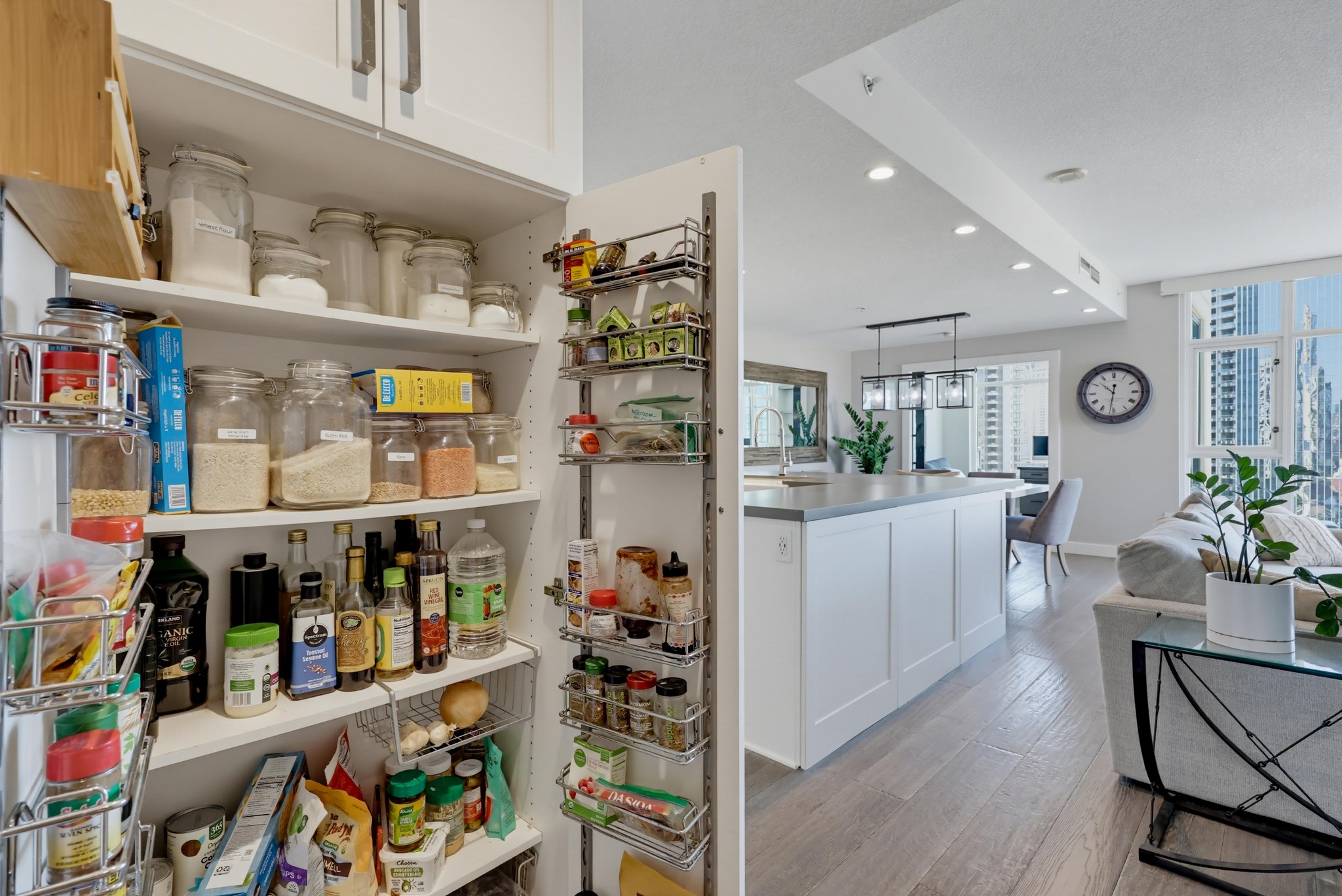 Virtual tour photo 43 of 105 for 1199 Pacific Hwy Unit 1305