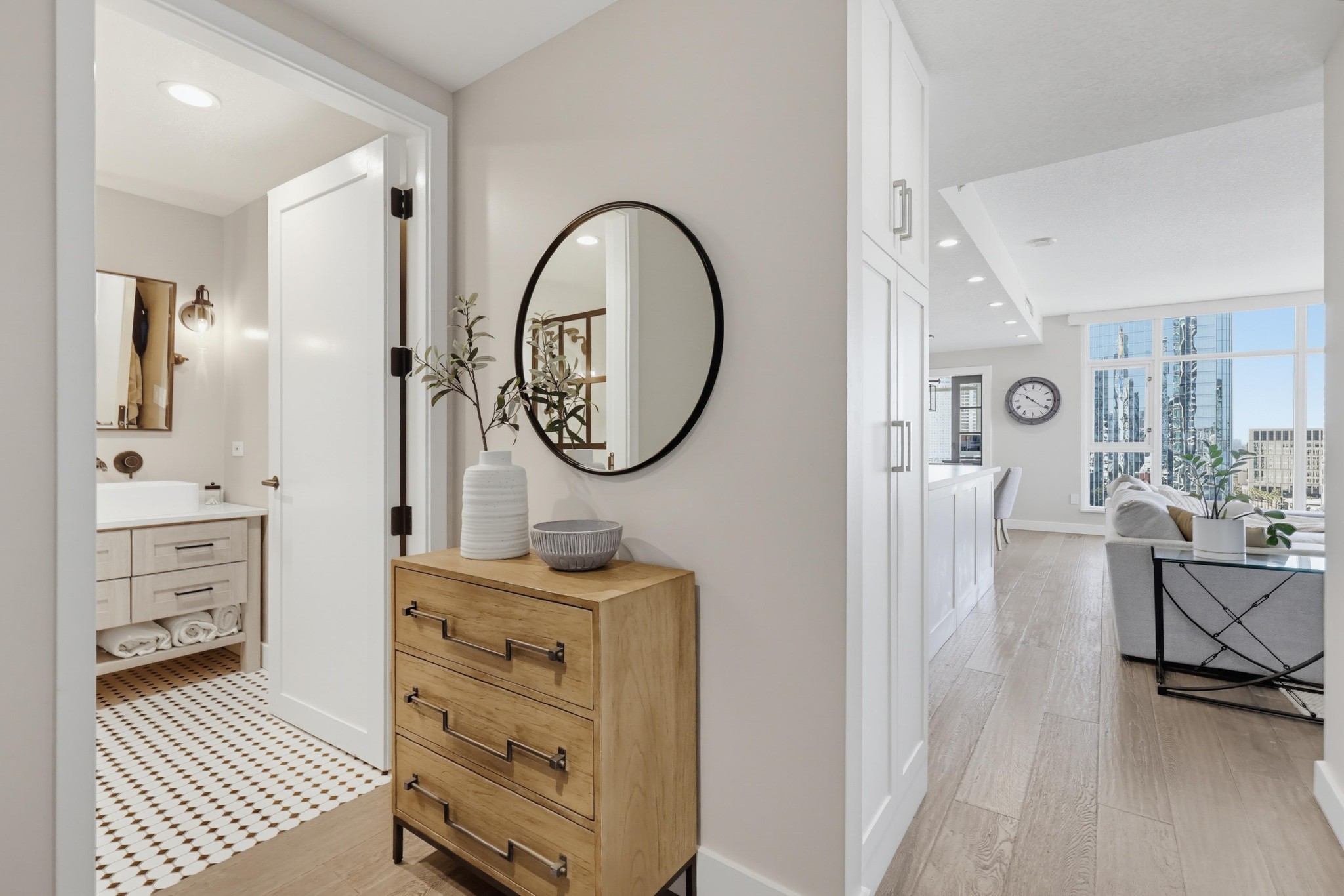Virtual tour photo 46 of 105 for 1199 Pacific Hwy Unit 1305